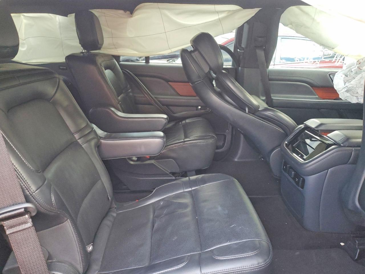 2024 Lincoln Navigator Reserve - zdjęcie 11