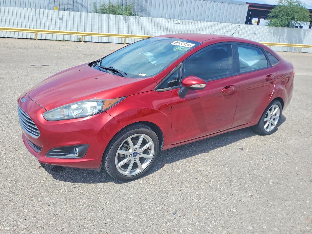 2016 Ford Fiesta S - zdjęcie główne
