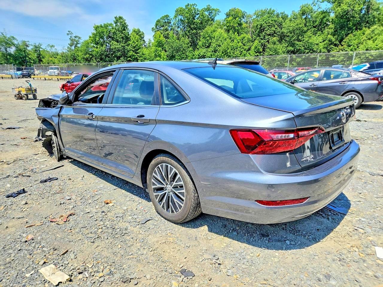 2021 Volkswagen Jetta S - zdjęcie 2