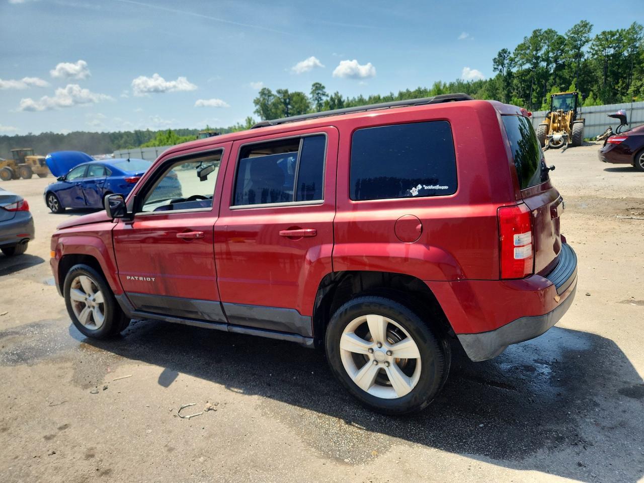 2014 Jeep Patriot Latitude - zdjęcie 2