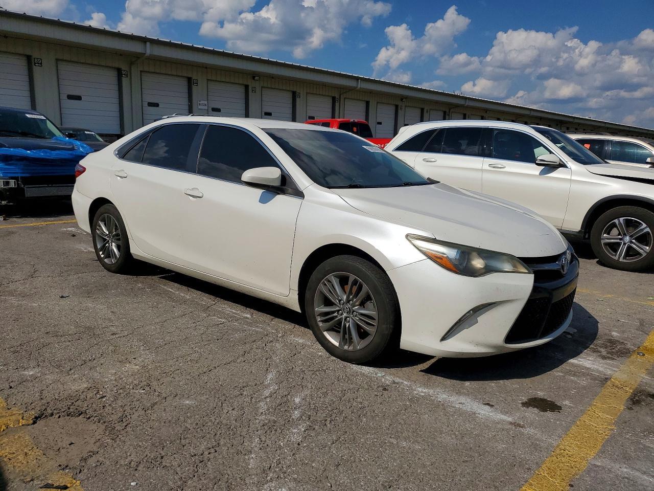 2015 Toyota Camry Se - zdjęcie 4