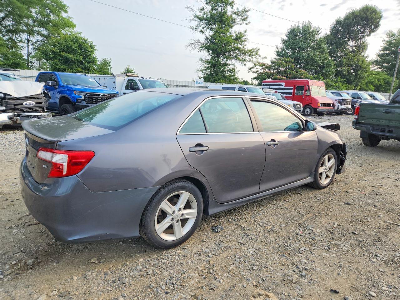 2013 Toyota Camry Se - zdjęcie 3