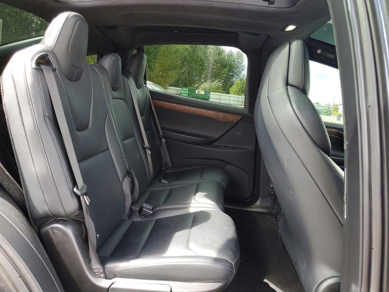 2019 Tesla Model X - zdjęcie 11