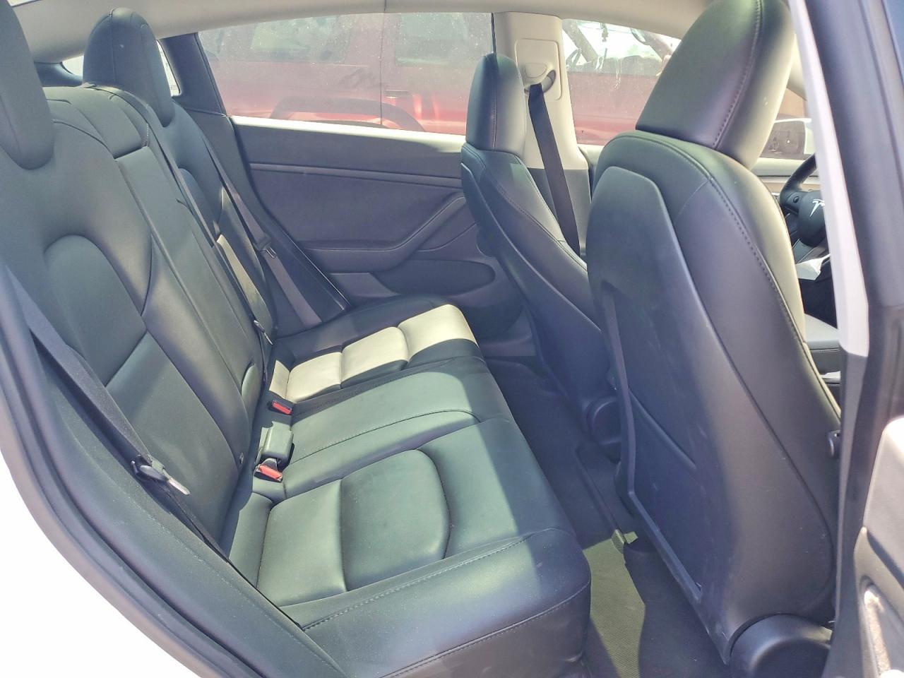 2023 Tesla Model 3 - zdjęcie 10