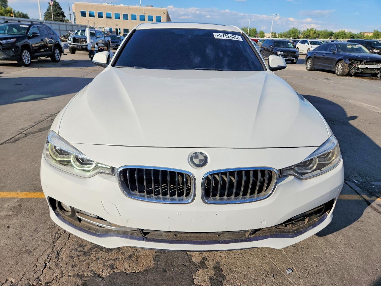 2017 BMW Seria 3 330i - zdjęcie 5
