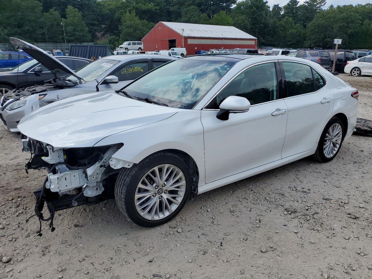 2019 Toyota Camry Xle V6 - zdjęcie główne
