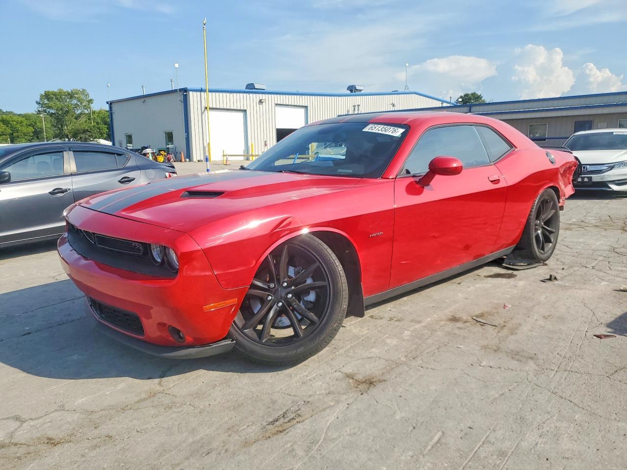 2016 Dodge Challenger R/T - zdjęcie główne