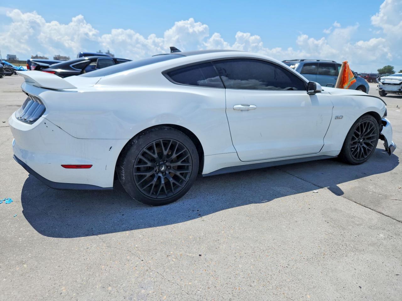 2021 Ford Mustang Gt - zdjęcie 3
