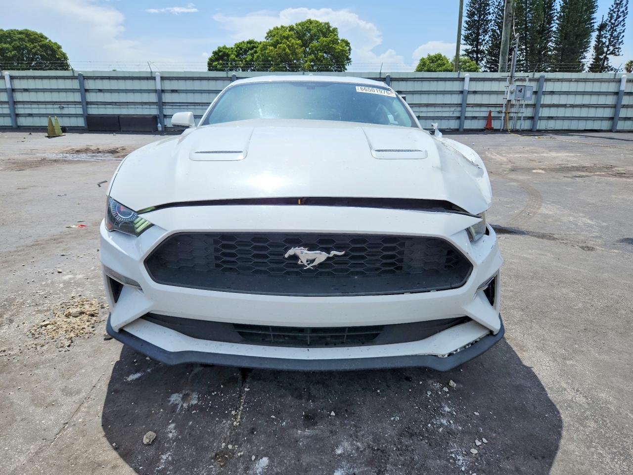 2018 Ford Mustang - zdjęcie 5
