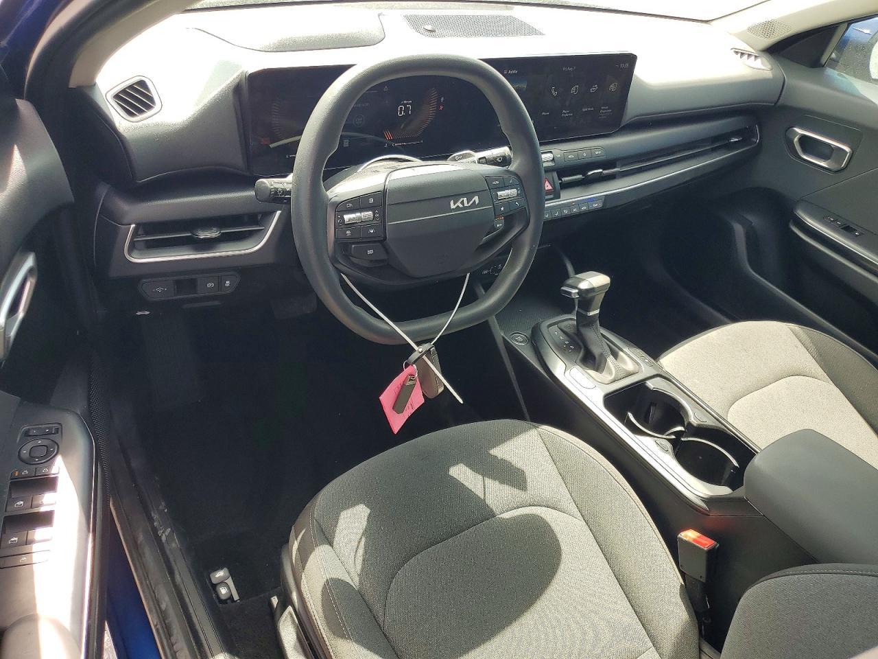 2025 Kia K4 Lxs - zdjęcie 8