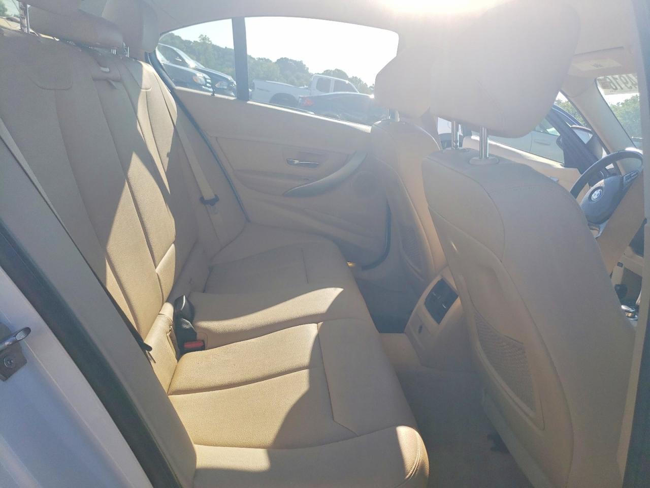 2013 BMW 328 I - zdjęcie 10