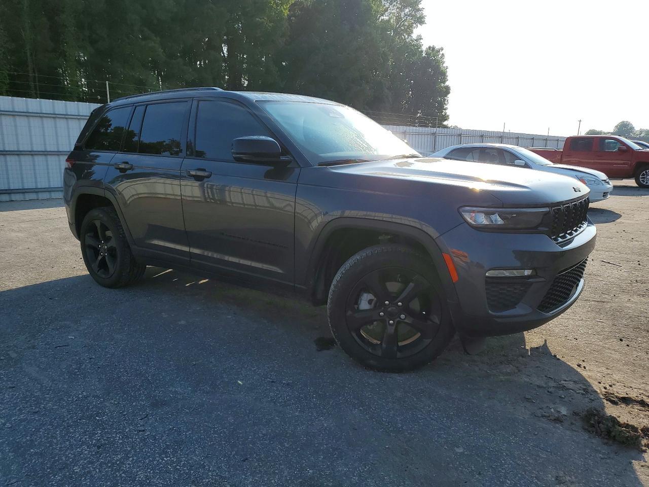 2024 Jeep Grand Cherokee Limited - zdjęcie 4