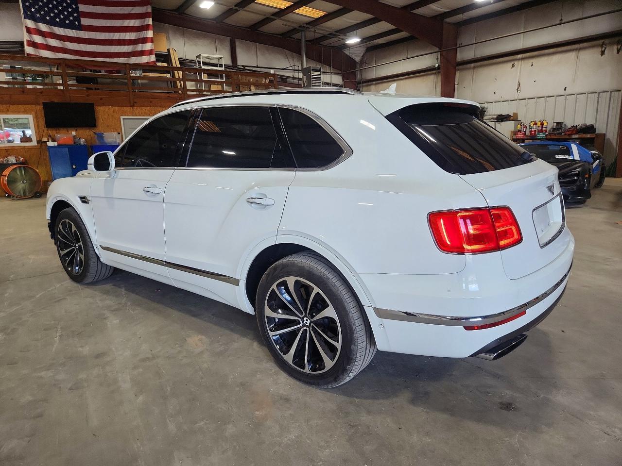2017 Bentley Bentayga - zdjęcie 2