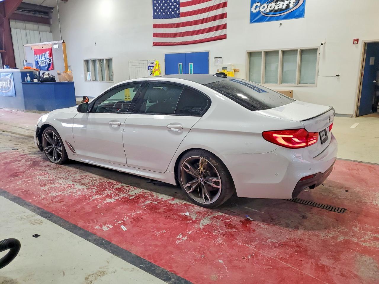 2019 BMW Seria 5 M550i - zdjęcie 2