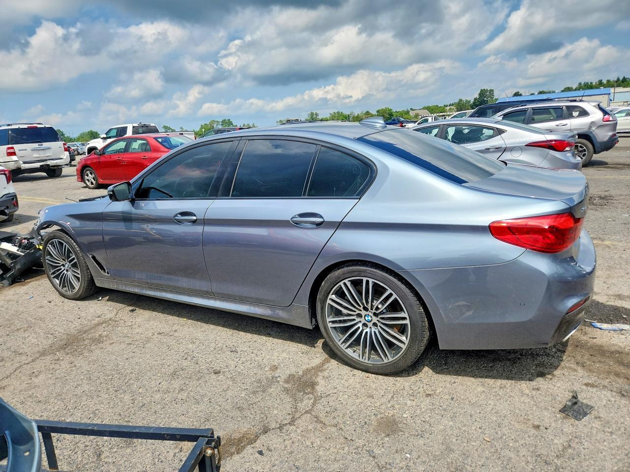 2019 BMW Seria 5 540i - zdjęcie 2
