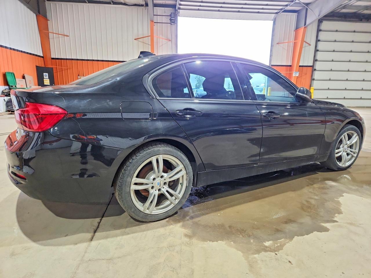 2018 BMW 330 Xi - zdjęcie 3