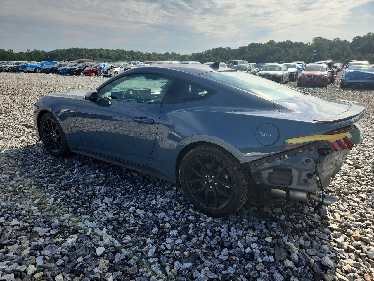 2026 Ford Mustang - zdjęcie 2