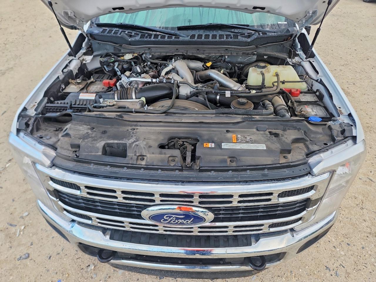 2023 Ford F350 Super Duty - zdjęcie 11