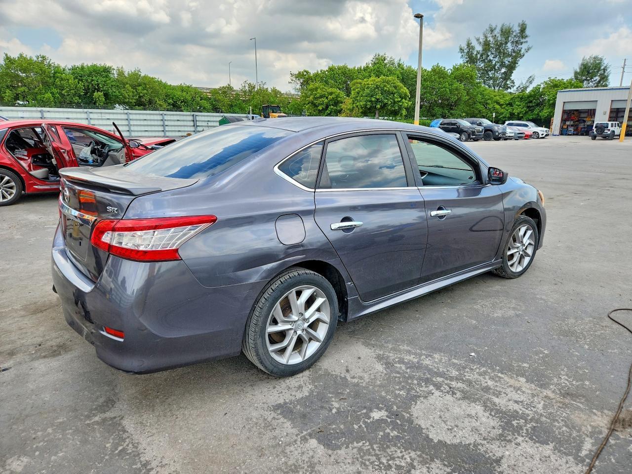 2015 Nissan Sentra Sr - zdjęcie 3