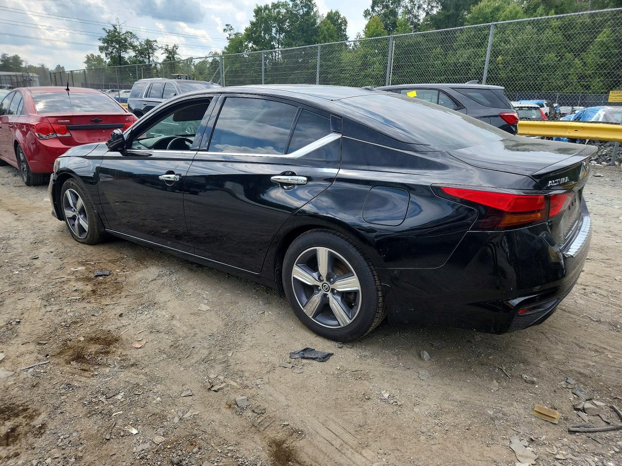 2019 Nissan Altima Sv - zdjęcie 2
