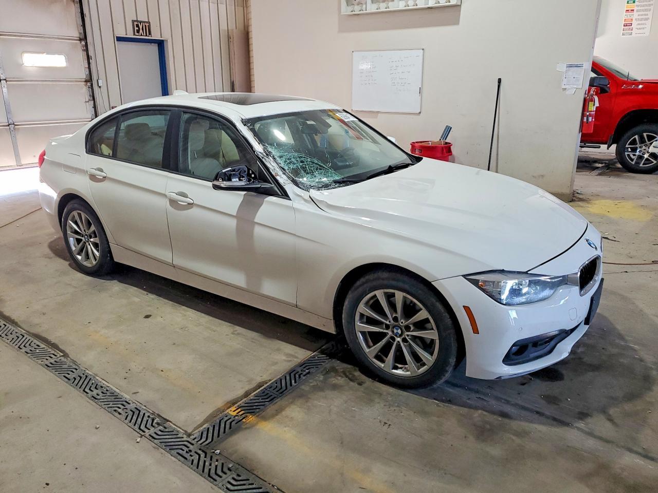2017 BMW Seria 3 320i - zdjęcie 4