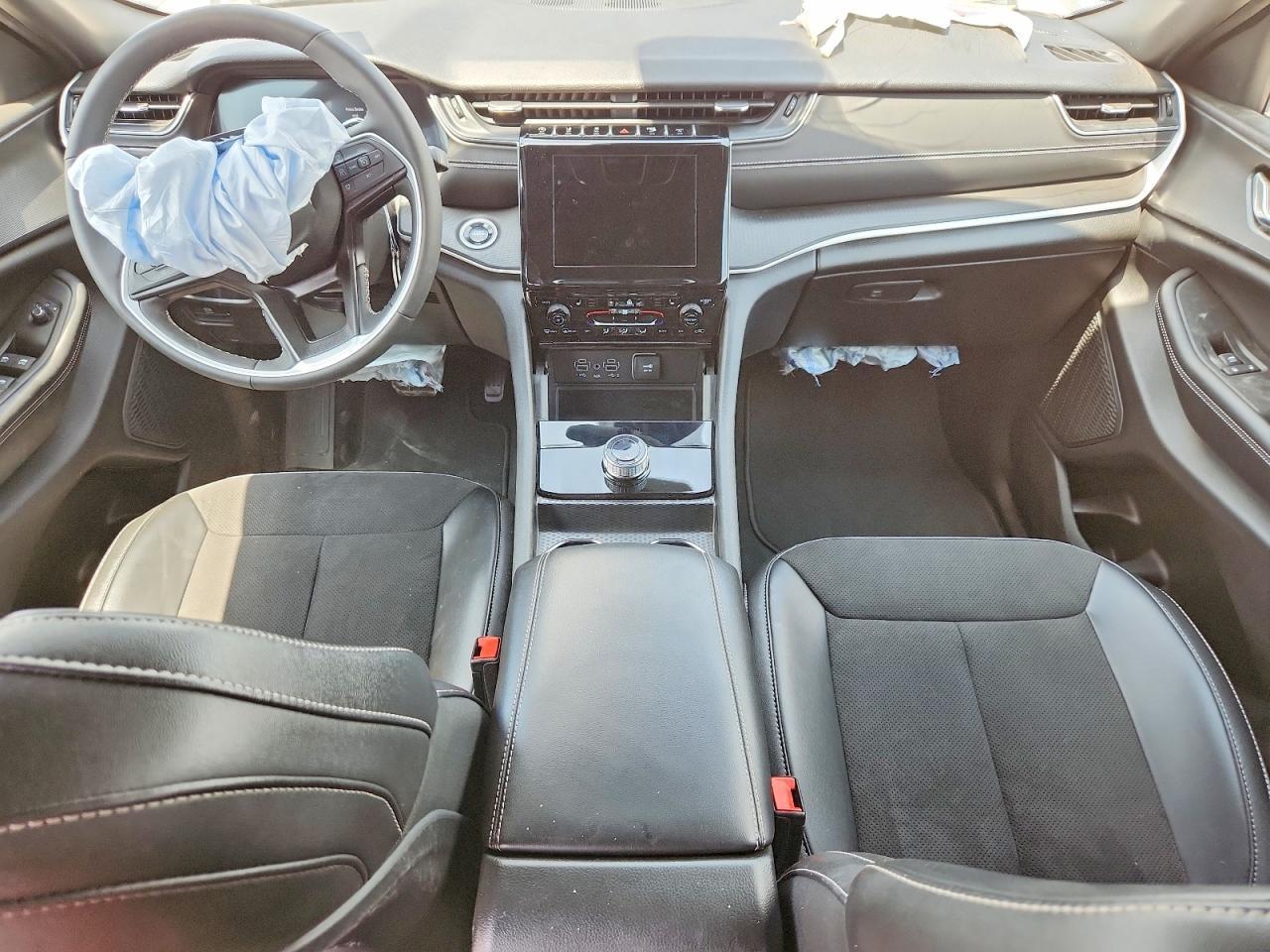 2024 Jeep Grand Cherokee Laredo - zdjęcie 8