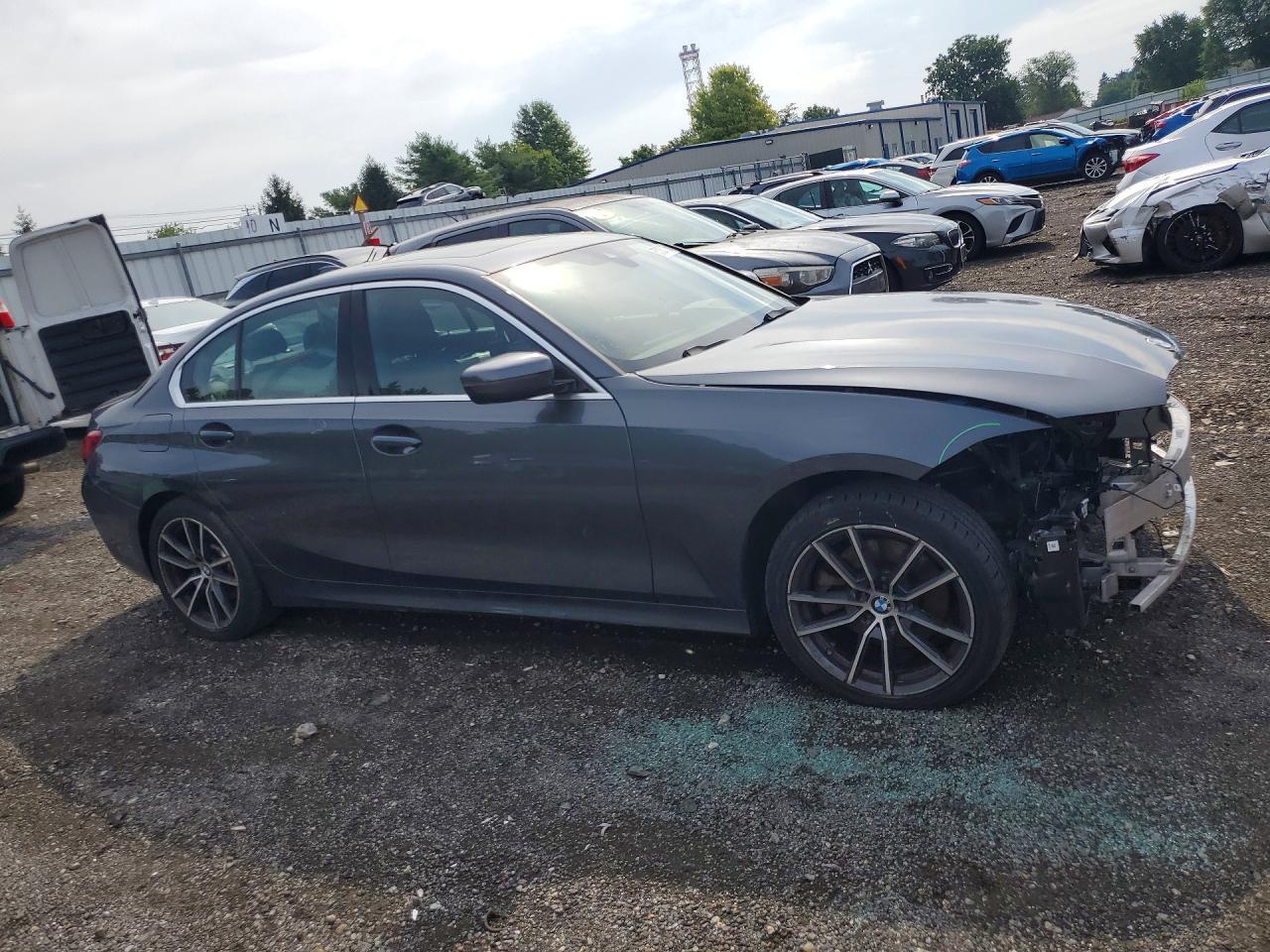 2021 BMW 330Xe - zdjęcie 4