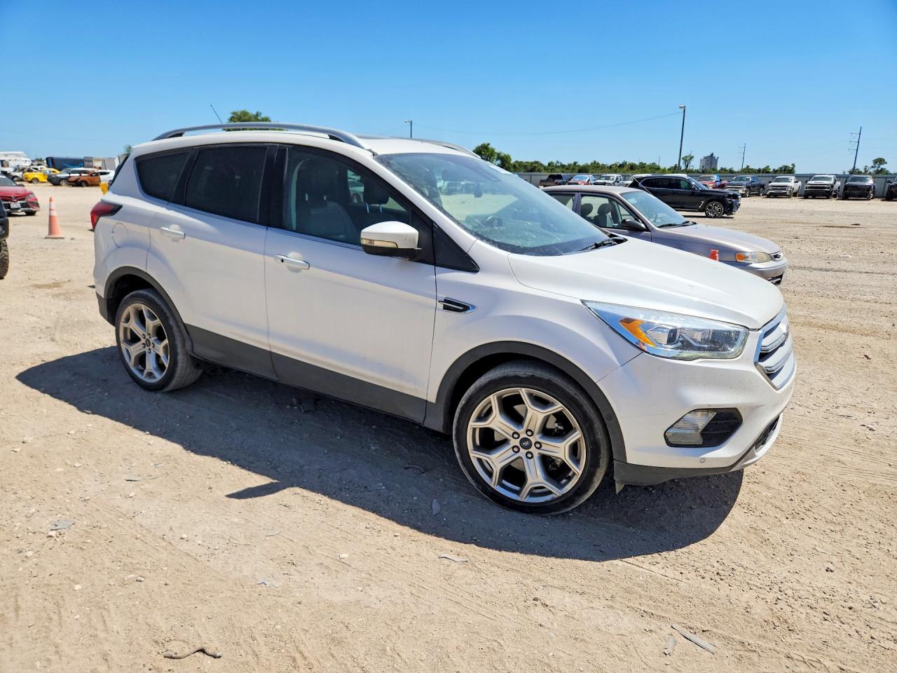 2019 Ford Escape Titanium - zdjęcie 4