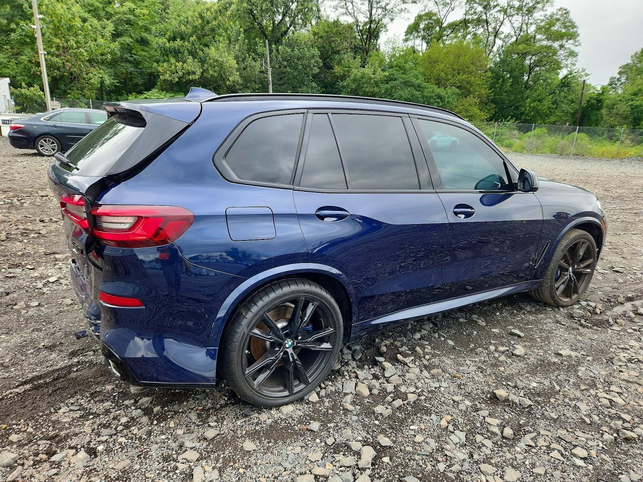 2021 BMW X5 M - zdjęcie 3