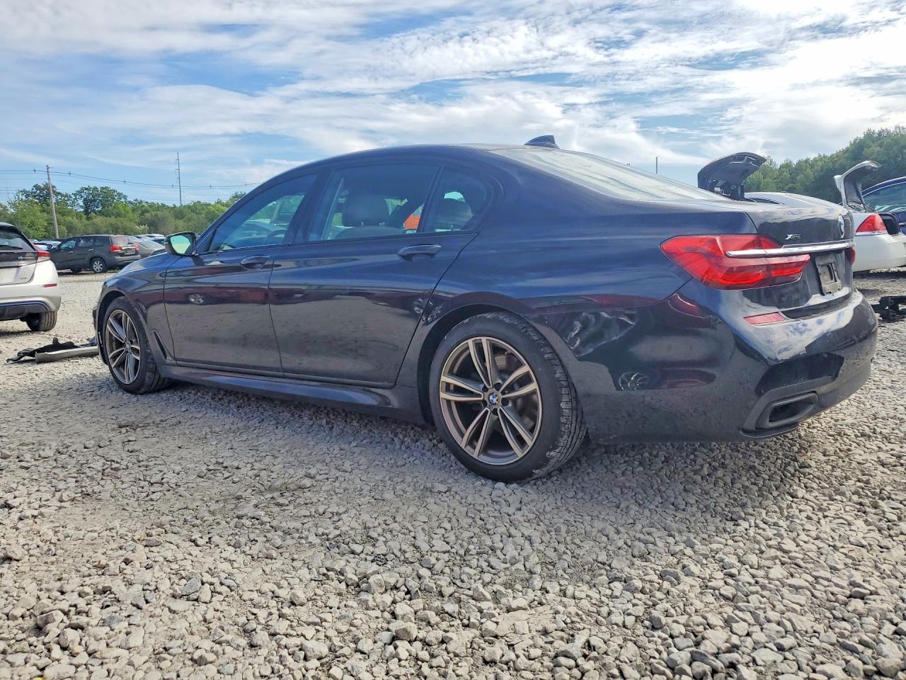 2018 BMW Seria 7 B7 - zdjęcie 2