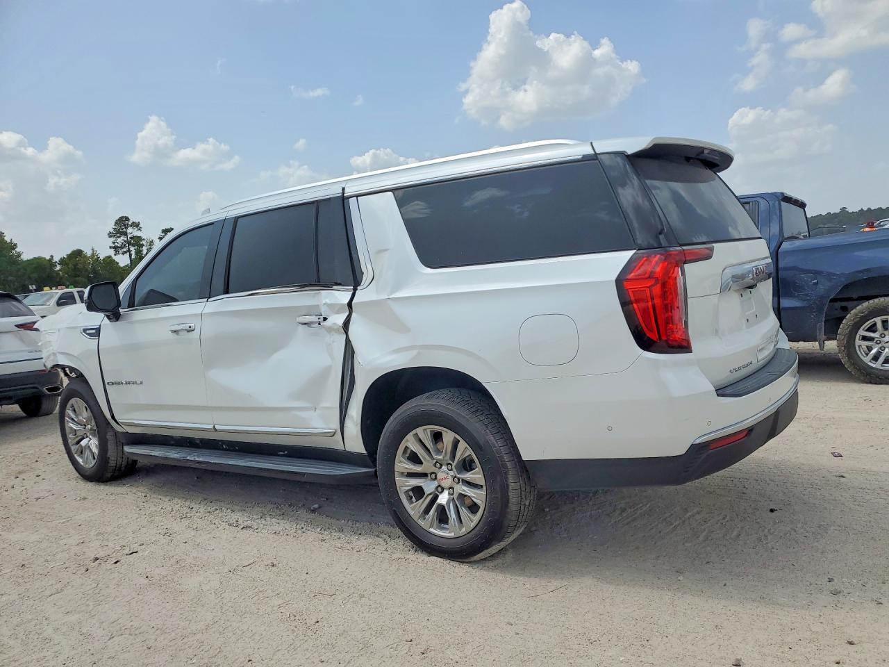 2023 GMC Yukon Xl Denali - zdjęcie 2