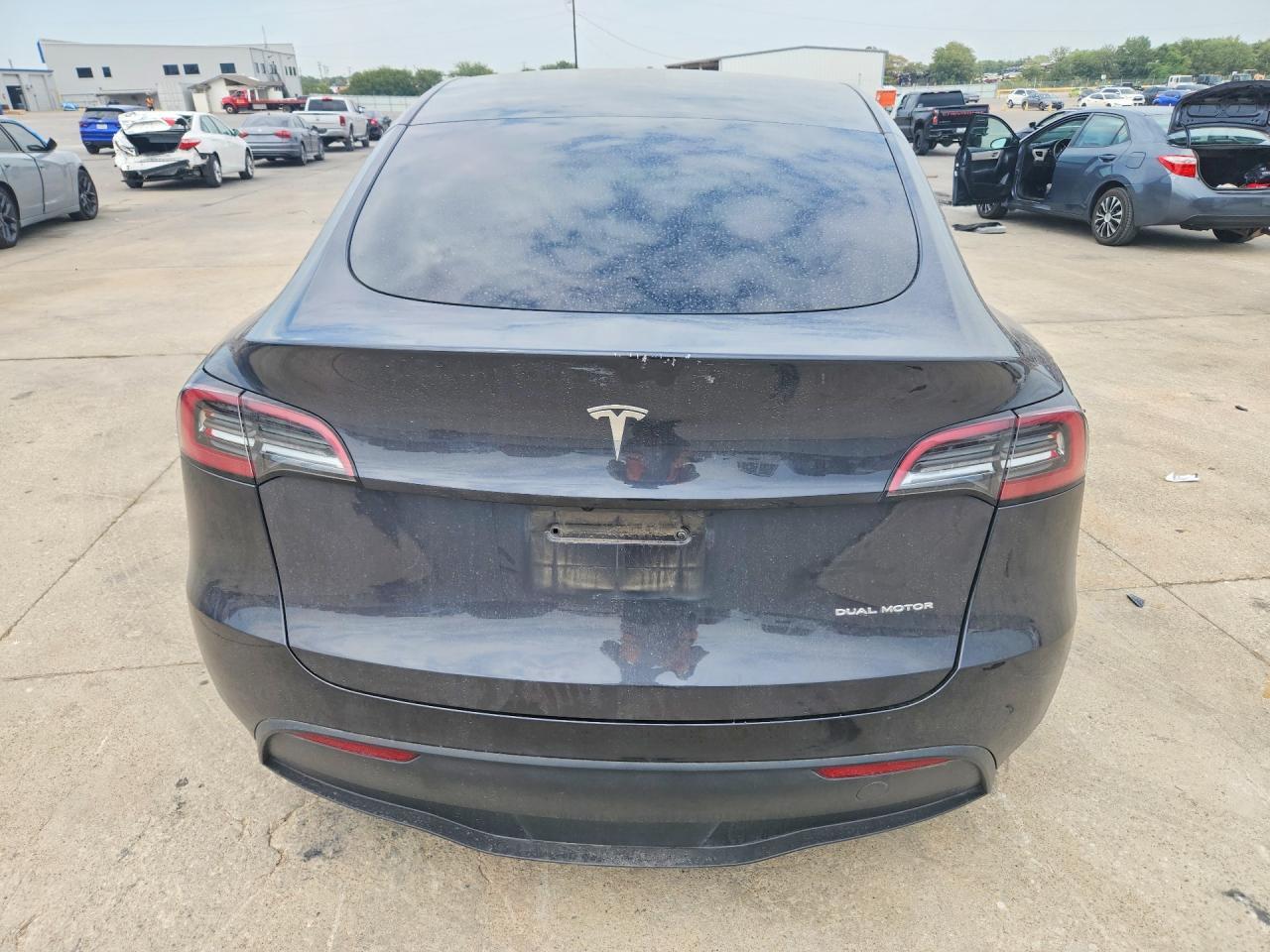 2024 Tesla Model Y - zdjęcie 6