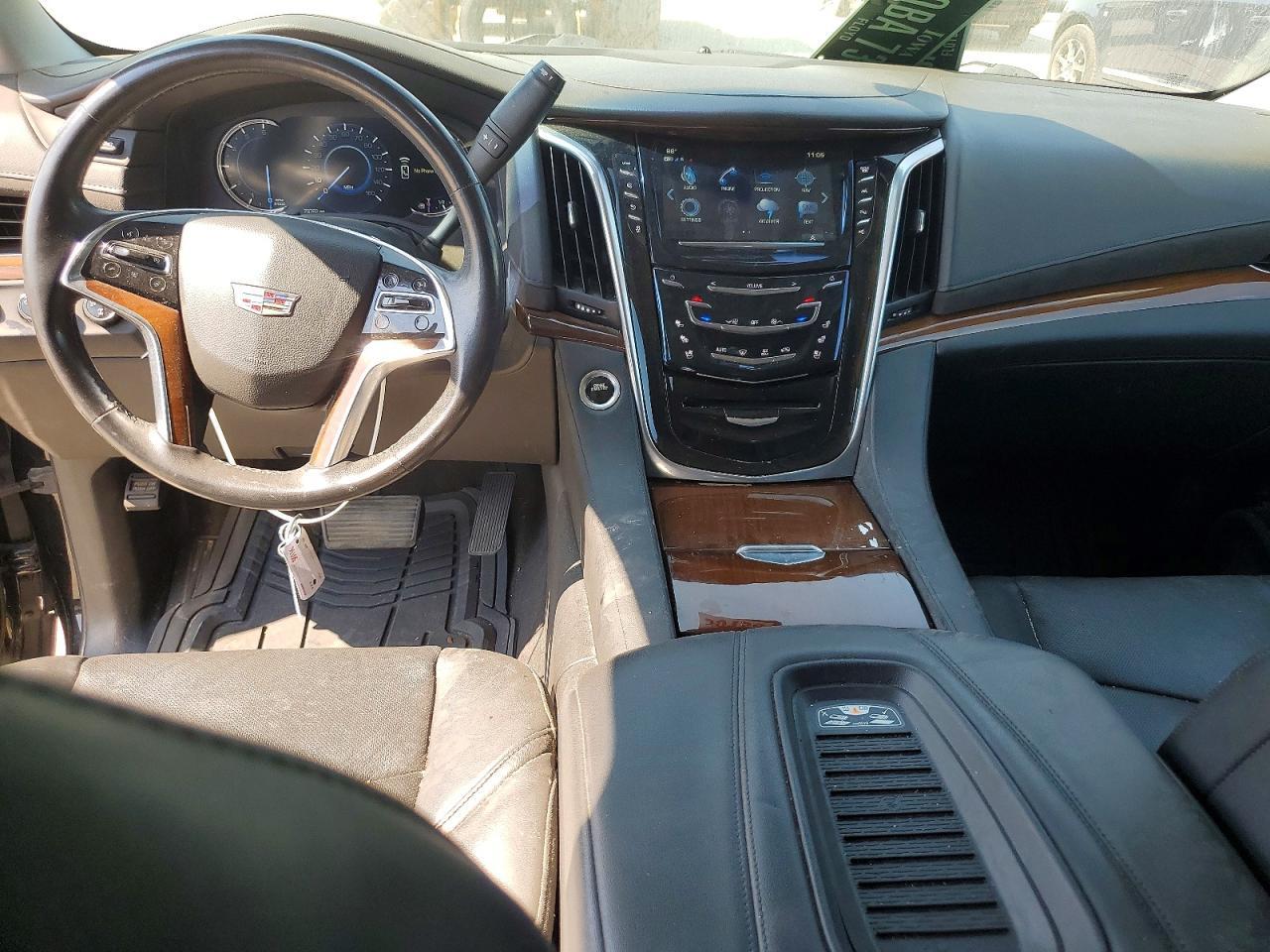 2020 Cadillac Escalade Luxury - zdjęcie 8