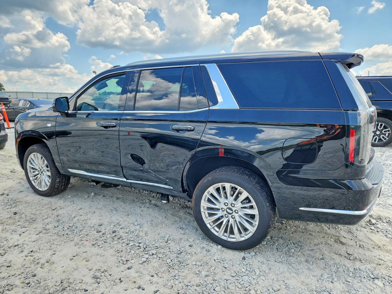 2026 Cadillac Escalade Luxury - zdjęcie 2