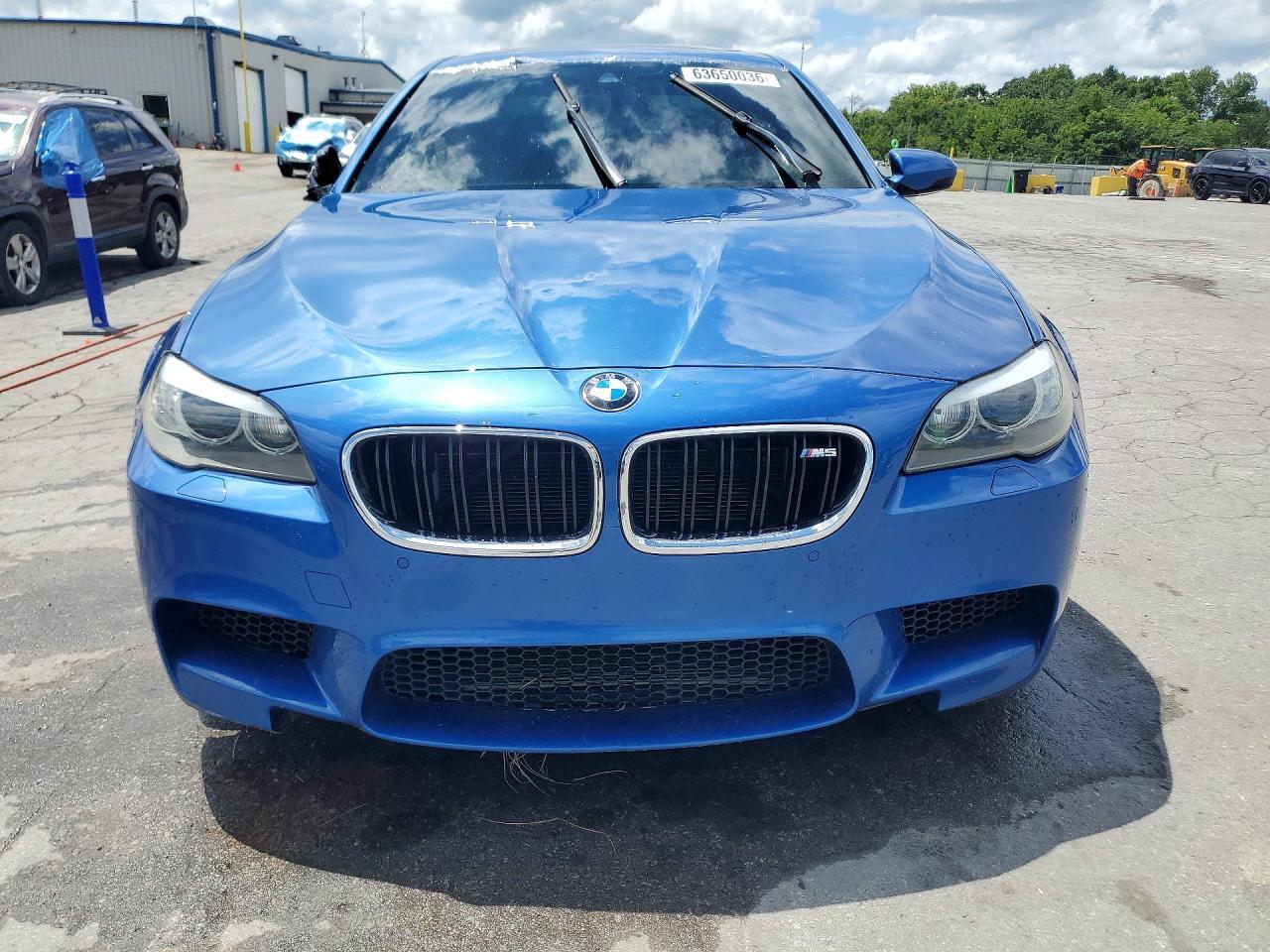 2013 BMW M5 - zdjęcie 5