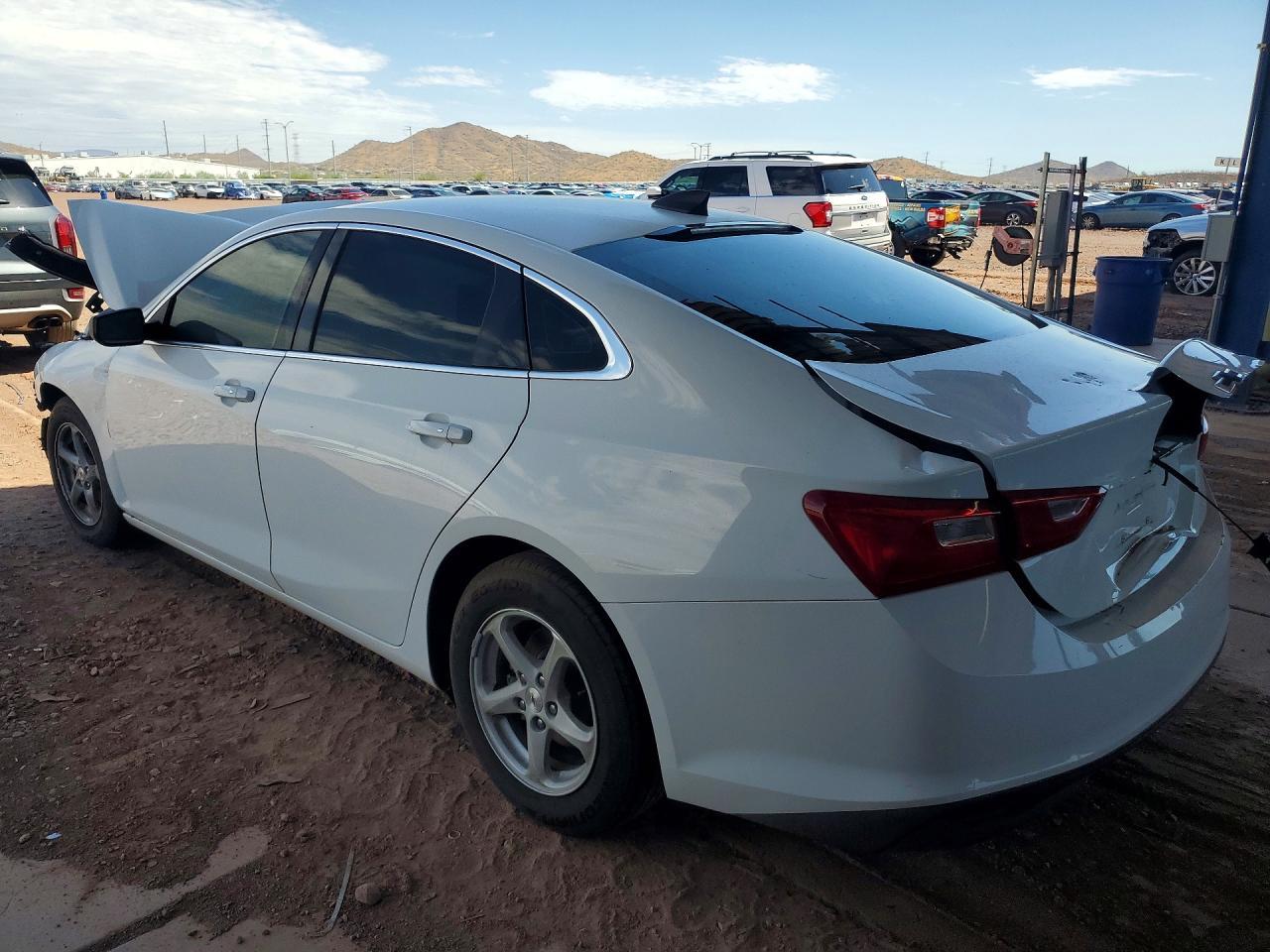 2017 Chevrolet Malibu Ls - zdjęcie 2