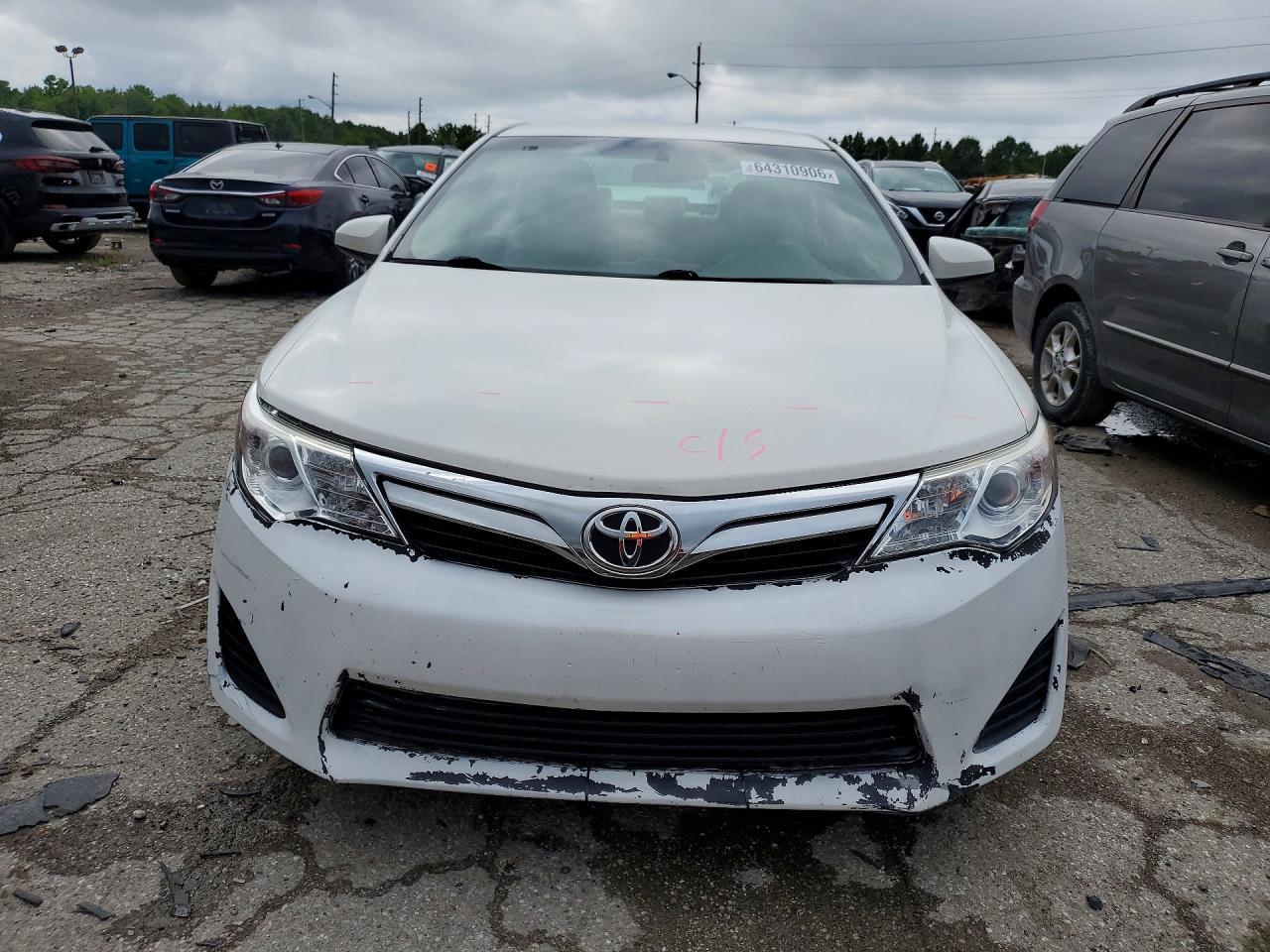 2013 Toyota Camry Le - zdjęcie 5