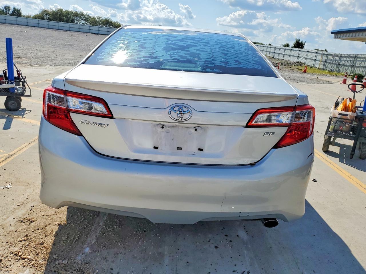 2013 Toyota Camry Se - zdjęcie 6