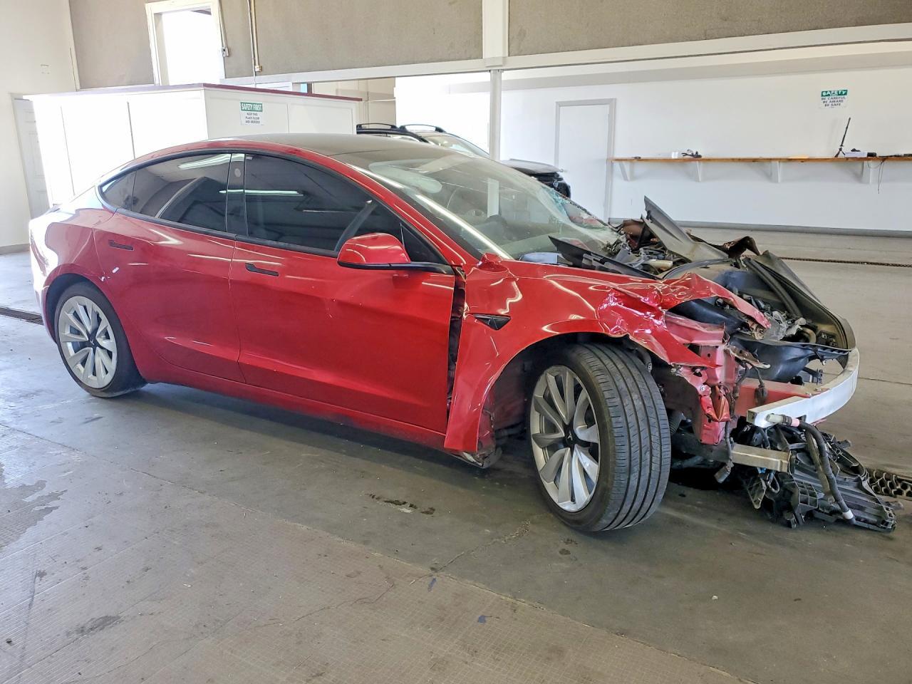 2022 Tesla Model 3 - zdjęcie 4