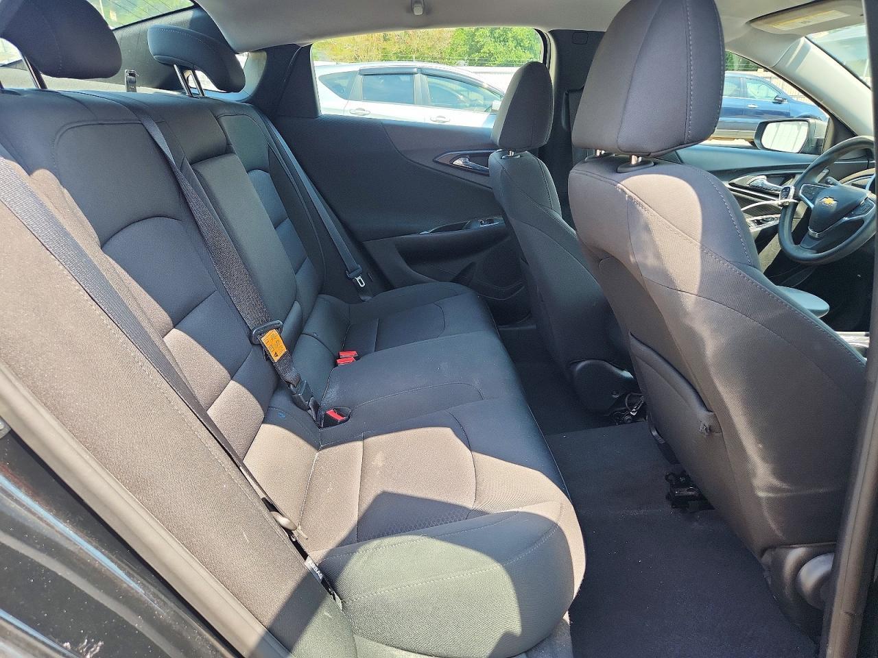 2018 Chevrolet Malibu Ls - zdjęcie 10