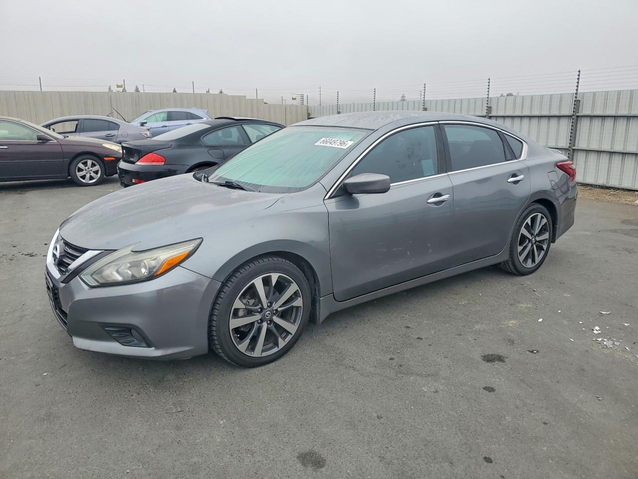 2017 Nissan Altima 2.5 Sr - zdjęcie główne