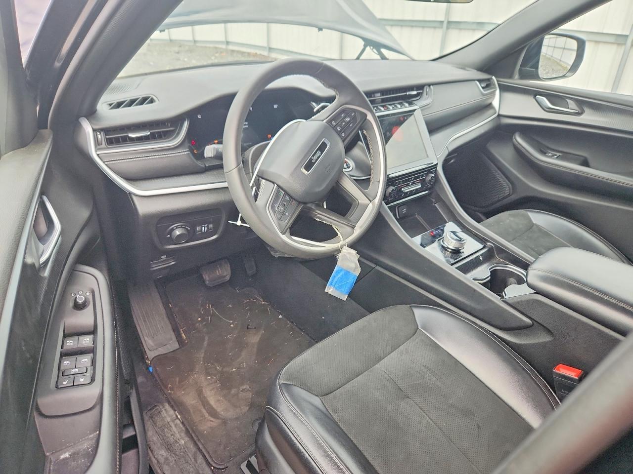 2025 Jeep Grand Cherokee Laredo - zdjęcie 8