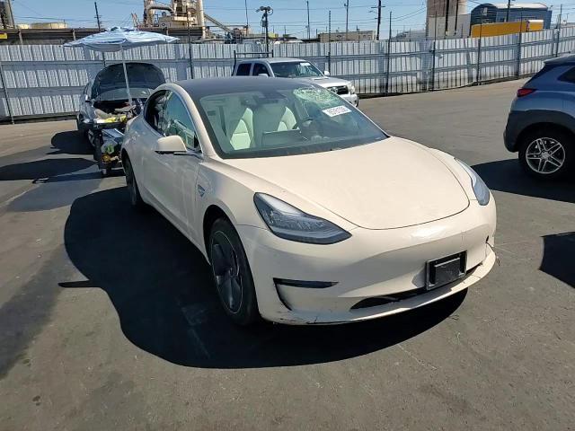 2019 Tesla Model 3 - zdjęcie 13