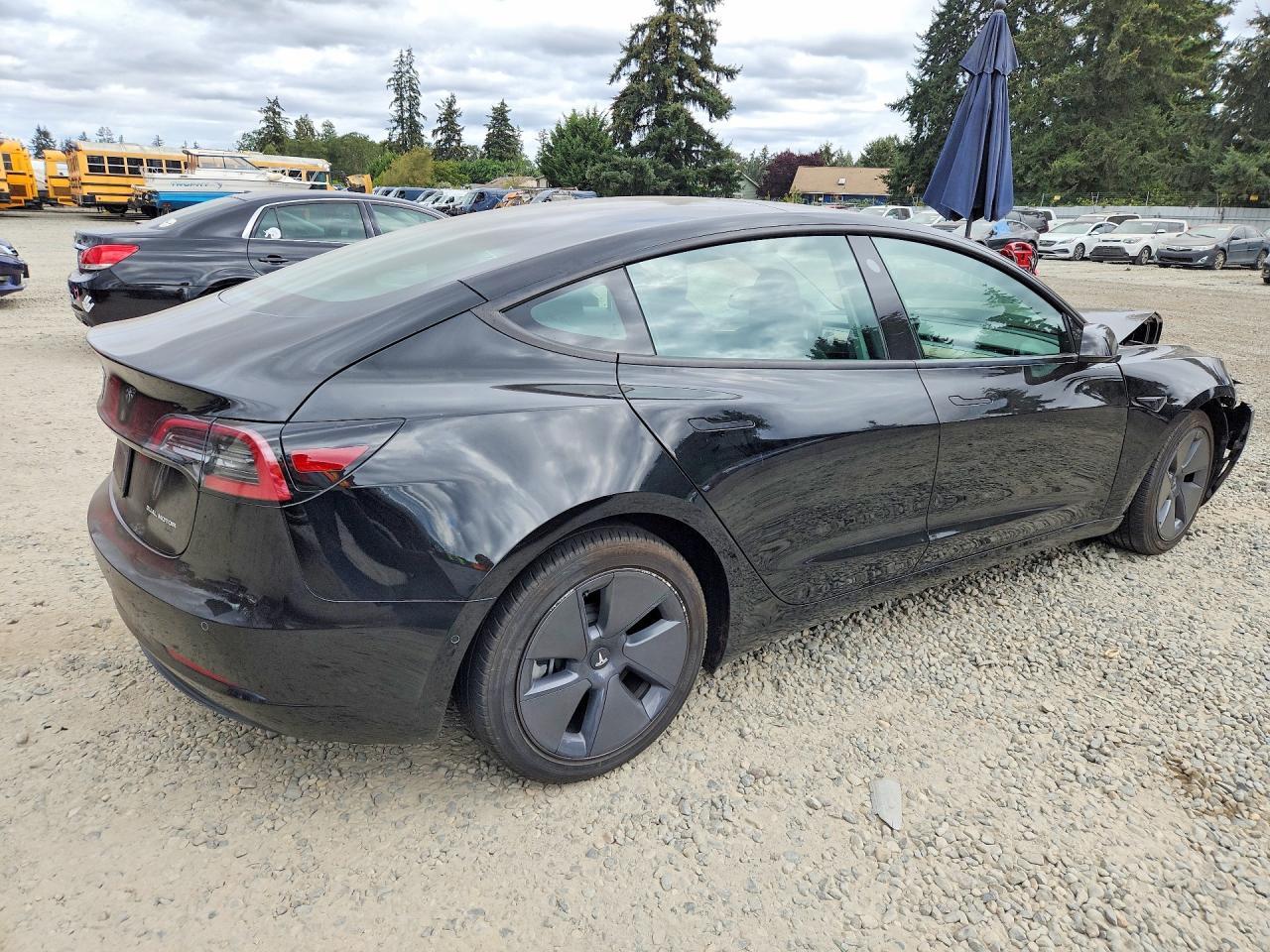 2022 Tesla Model 3 - zdjęcie 3