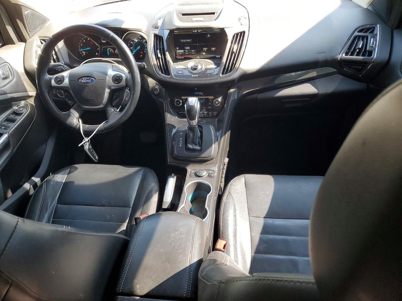 2014 Ford Escape Titanium - zdjęcie 8