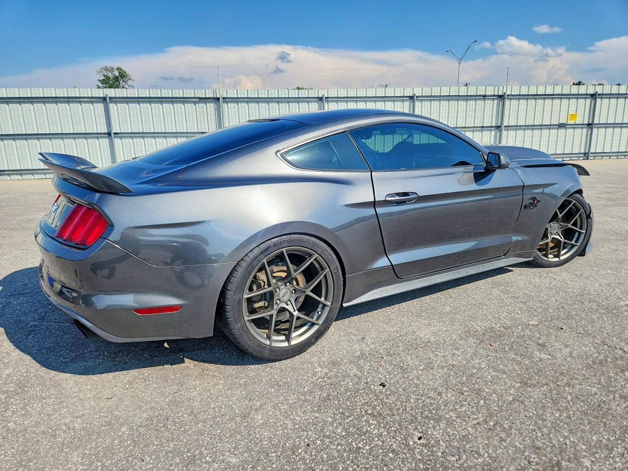 2017 Ford Mustang Gt - zdjęcie 3