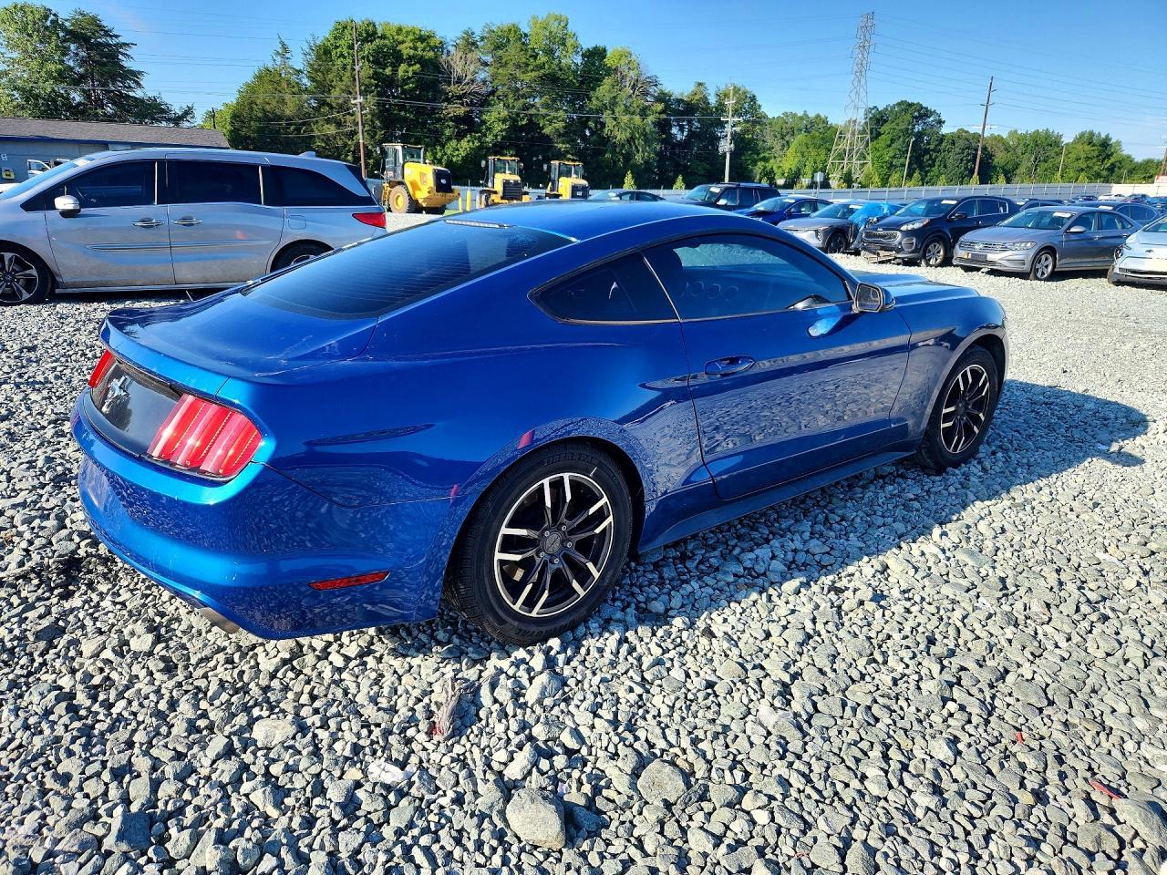 2017 Ford Mustang - zdjęcie 3