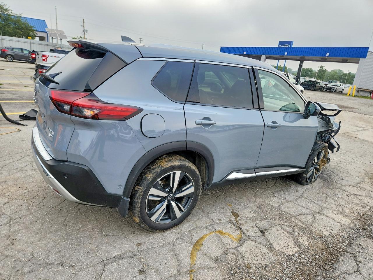 2023 Nissan Rogue Platinum - zdjęcie 3