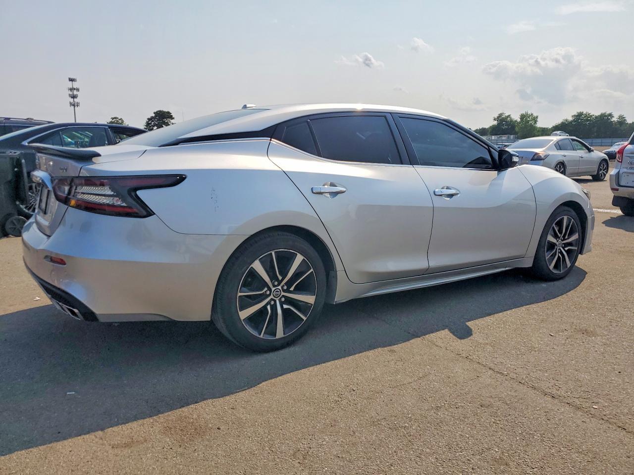 2021 Nissan Maxima Sv - zdjęcie 3