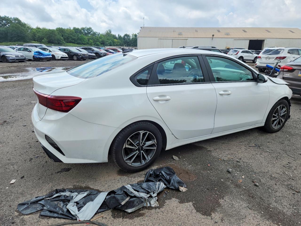 2023 Kia Forte Lxs - zdjęcie 3